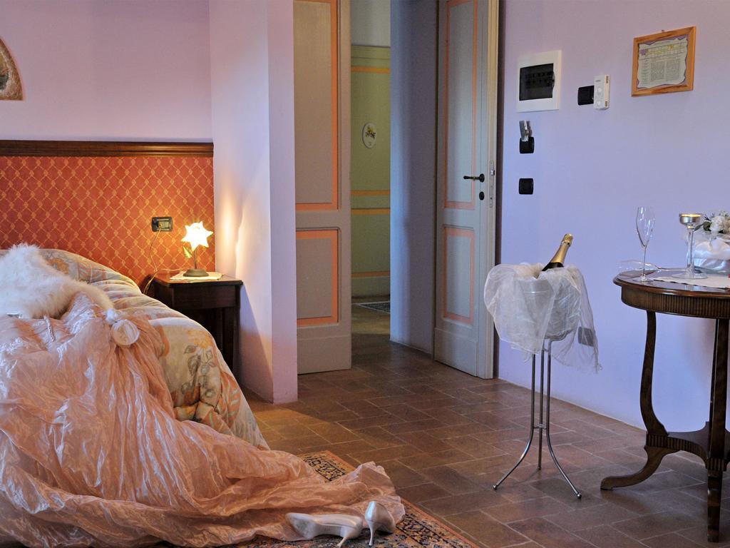 Antica Grancia Benedettina Villa Колорно Стая снимка