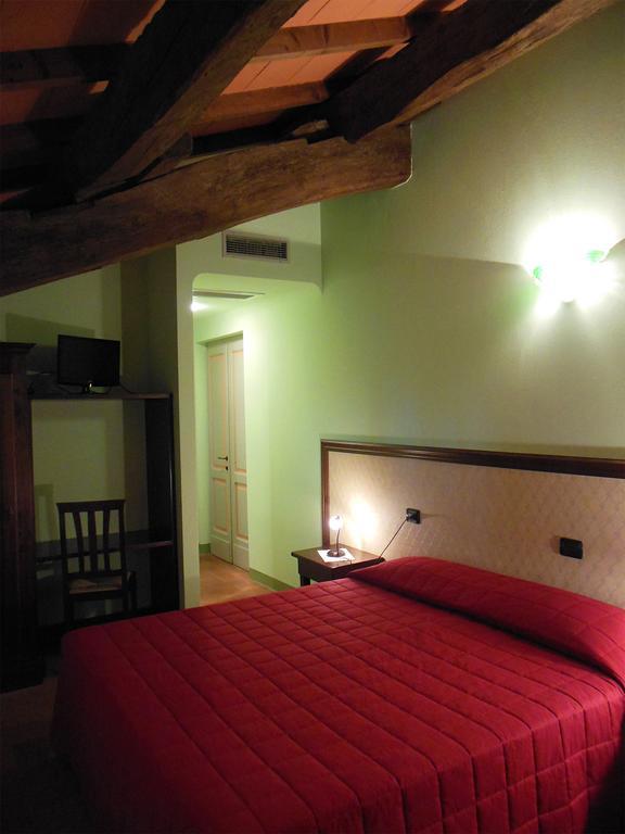 Antica Grancia Benedettina Villa Колорно Стая снимка